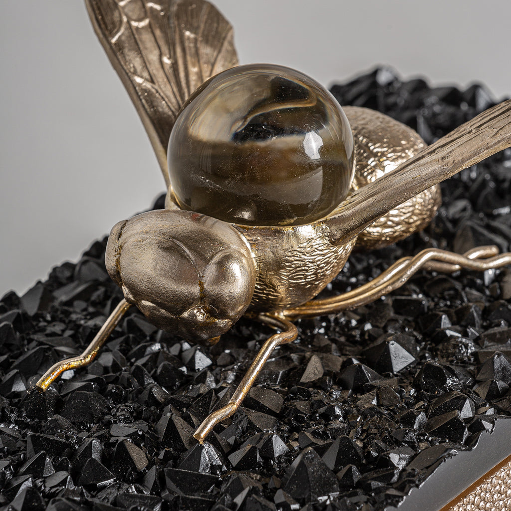 Goldene Art Deco Box mit Schwarzem Deckel und Insektengriff