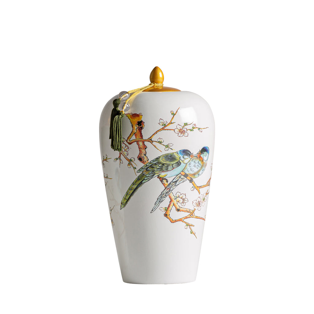 Weiße Keramikvase mit Deckel, Quasten und Malereien im Orientalischen Design 