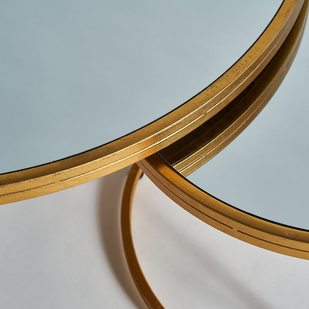 2er Set Beistelltisch in Gold kombiniert mit verspiegelten Tischplatten - Maison Oudh