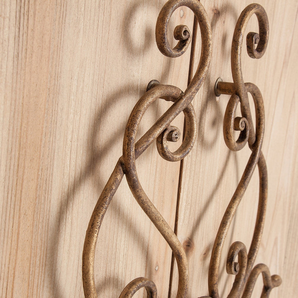 Beige Kommode aus Tannenholz mit dekorativen Griffen im Stil Provence - Maison Oudh