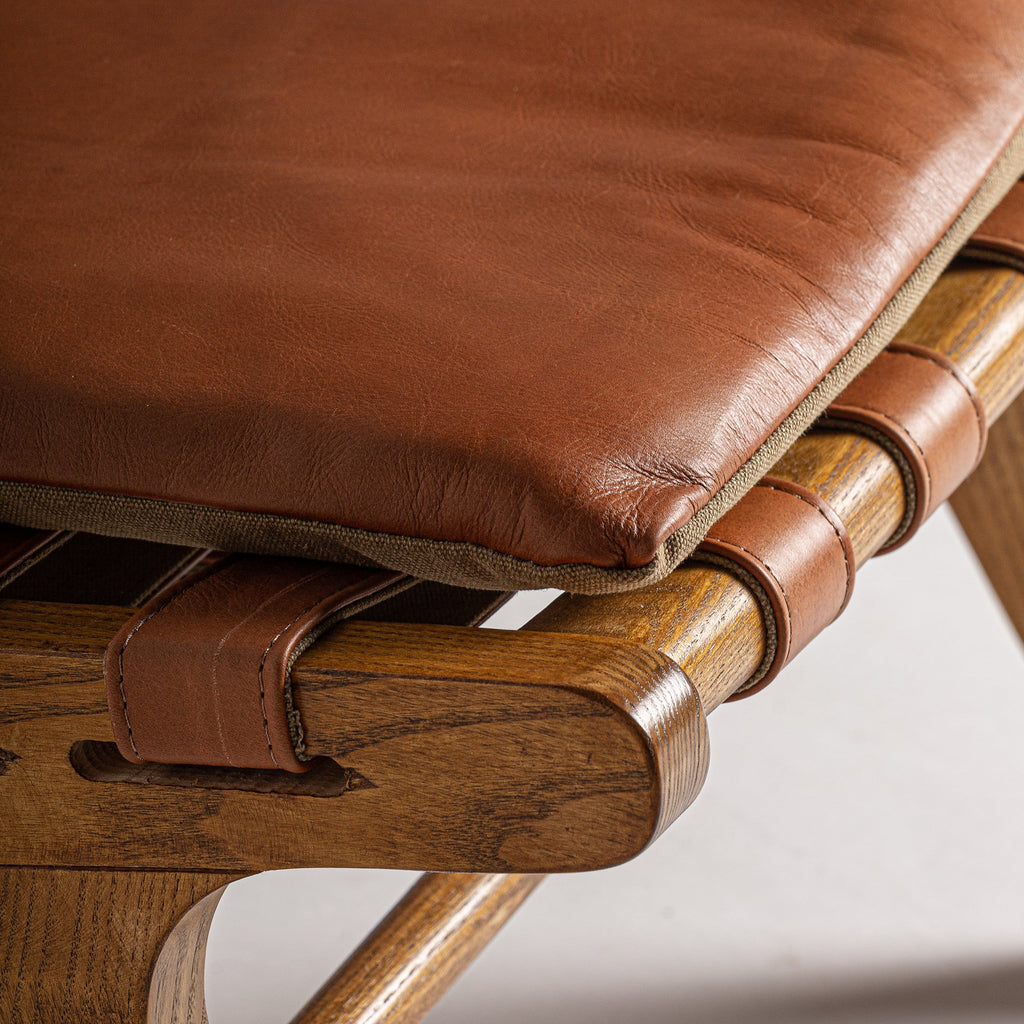 Brauner Leder Sessel mit Geflecht und abnehmbaren Kissen - Maison Oudh