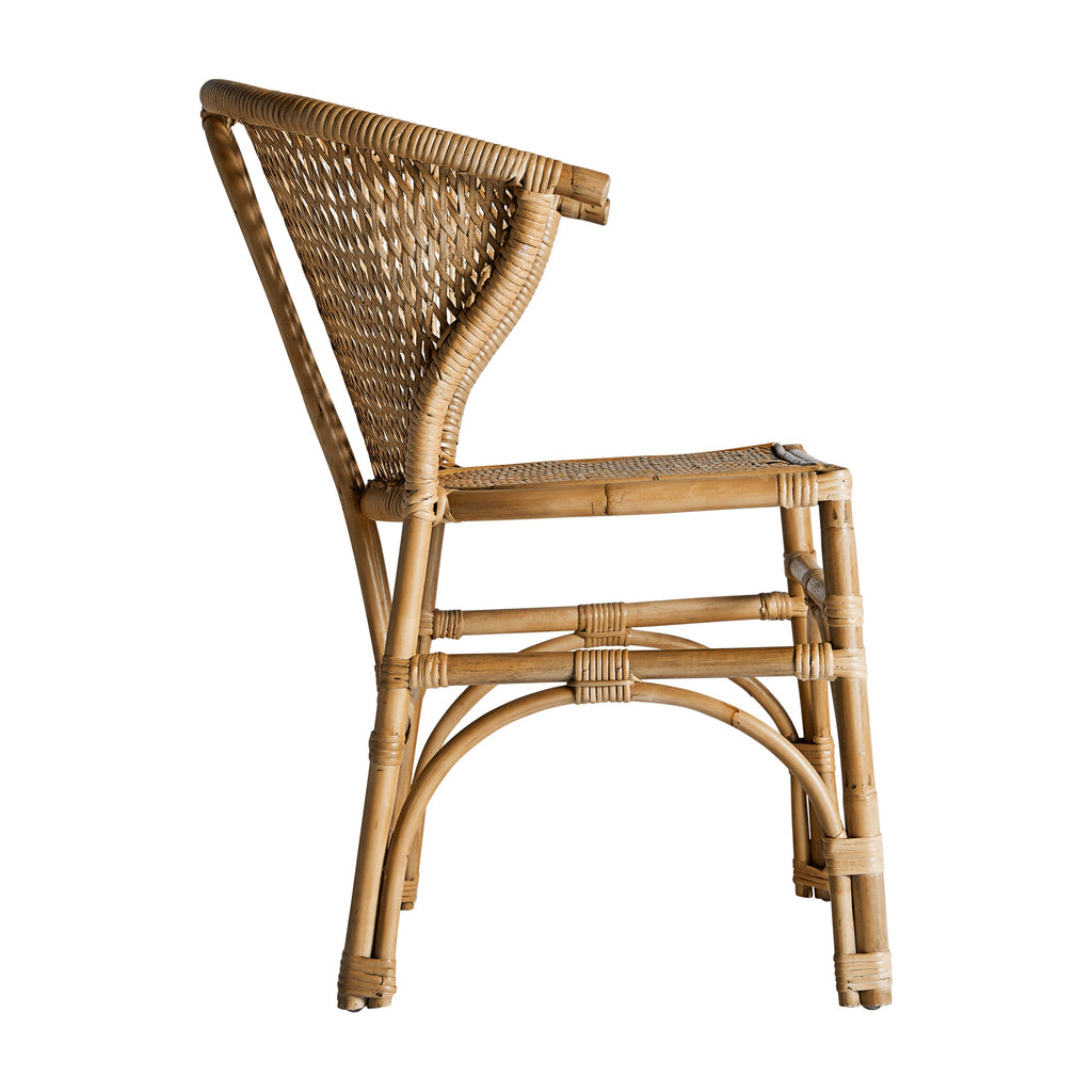 Contemporary Rattan-Stuhl: Natürliche Kunst trifft modernes Design - Maison Oudh