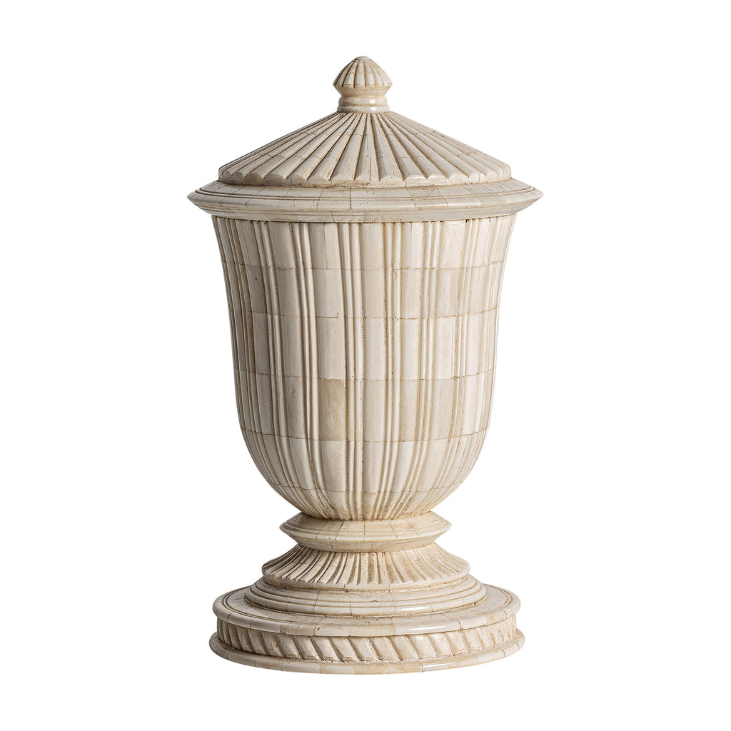 Elfenbeinfarbene Handgefertigte Vase im Kolonialstil mit Deckel - Maison Oudh