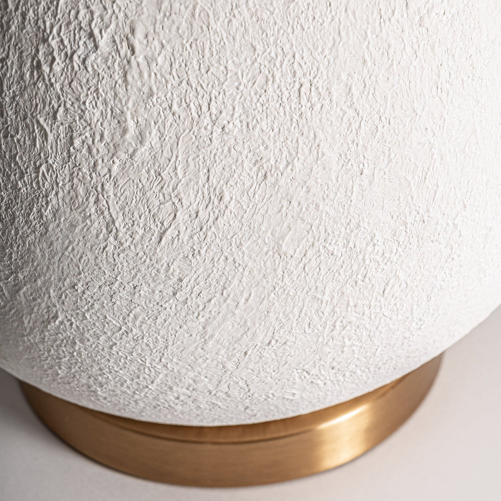 Ethnic Unikat Tischlampe - Weißes Keramik & Goldenes Eisen - Maison Oudh