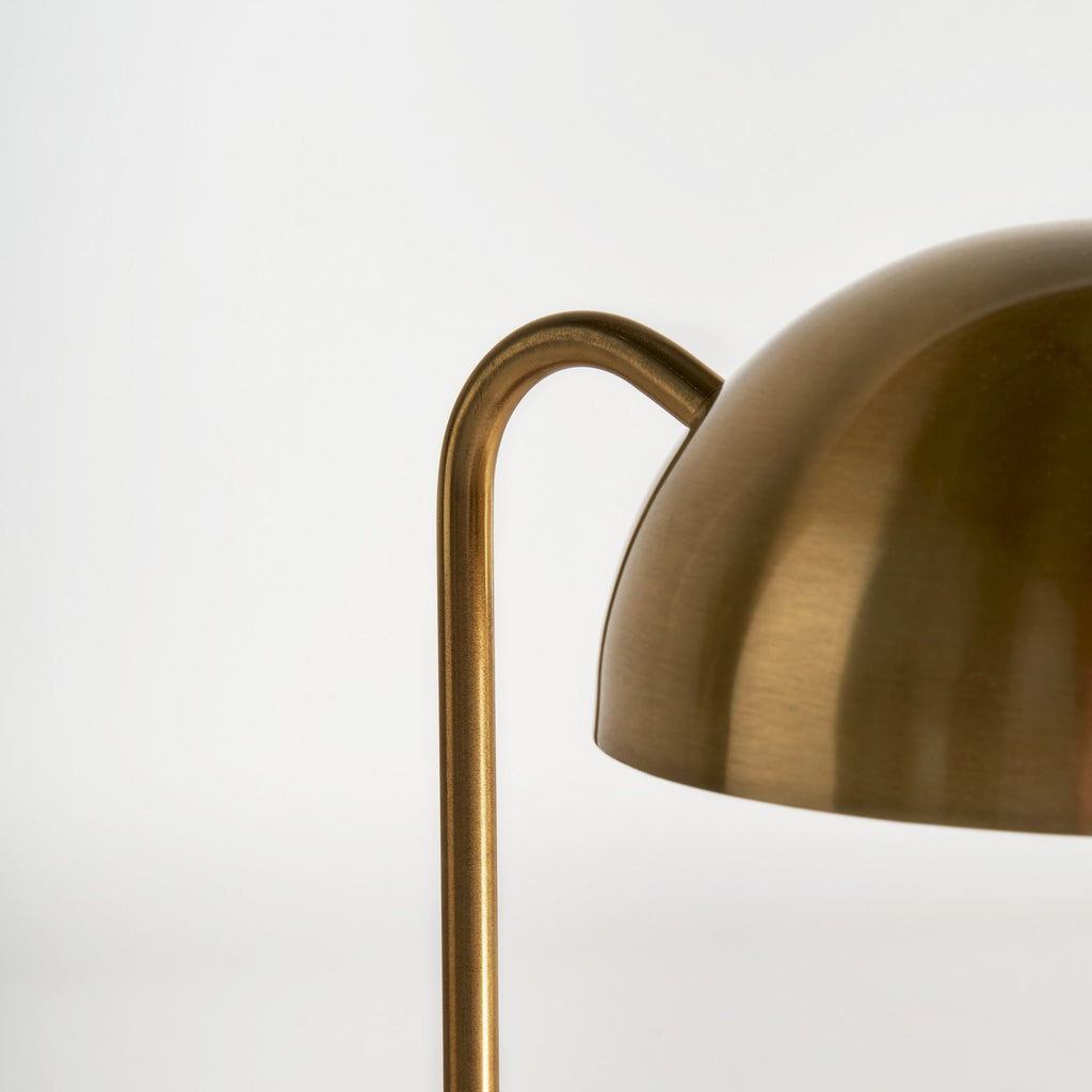 Goldene Tischlampe aus Stahl - Maison Oudh