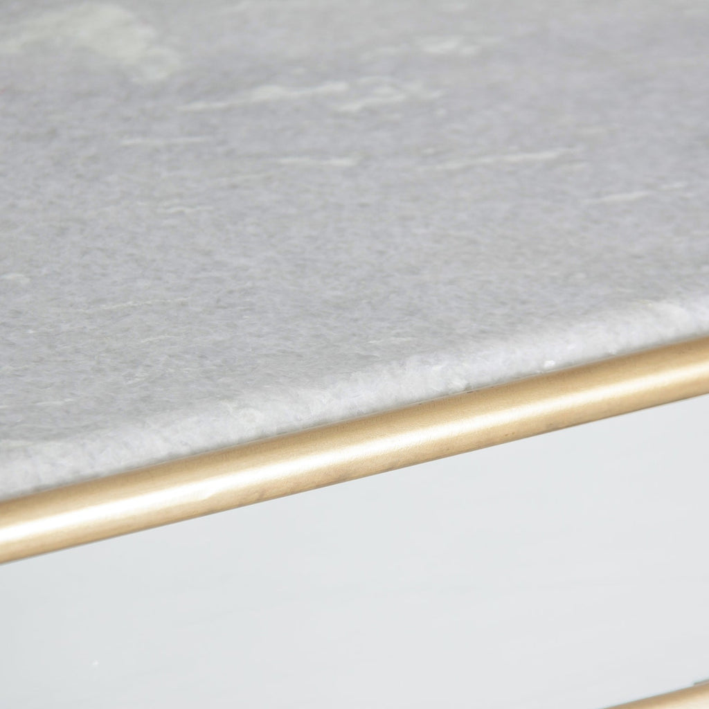 Goldener Schreibtisch kombiniert mit Kristallglas und weissem Marmor - Maison Oudh