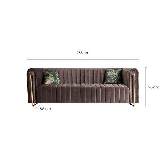 Graues Sofa aus Samt kombiniert mit goldenen Elementen - Maison Oudh