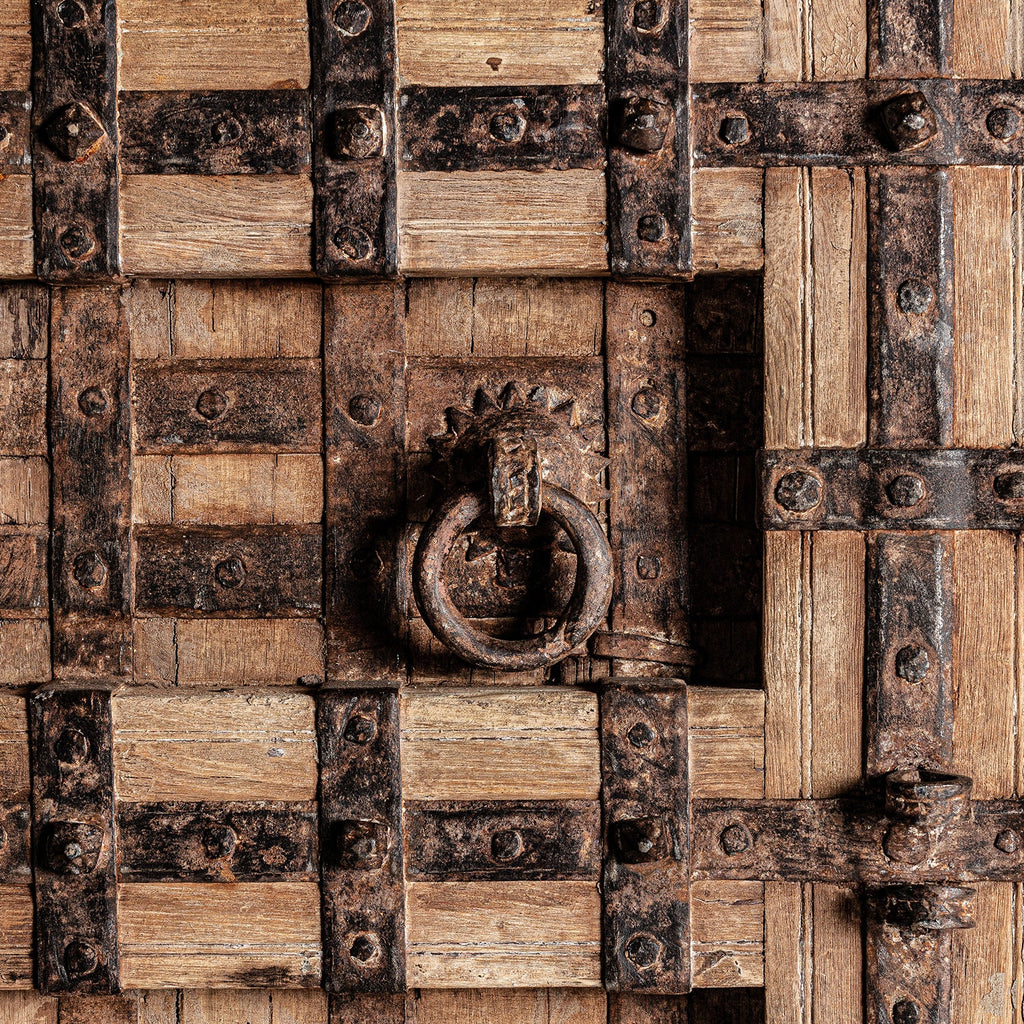 Handgefertigte Antike Holztür im Ethno Stil - Maison Oudh