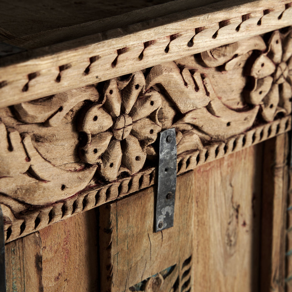 Handgefertigte Konsole aus antikem Mangoholz mit dekorativen Verzierungen - Maison Oudh