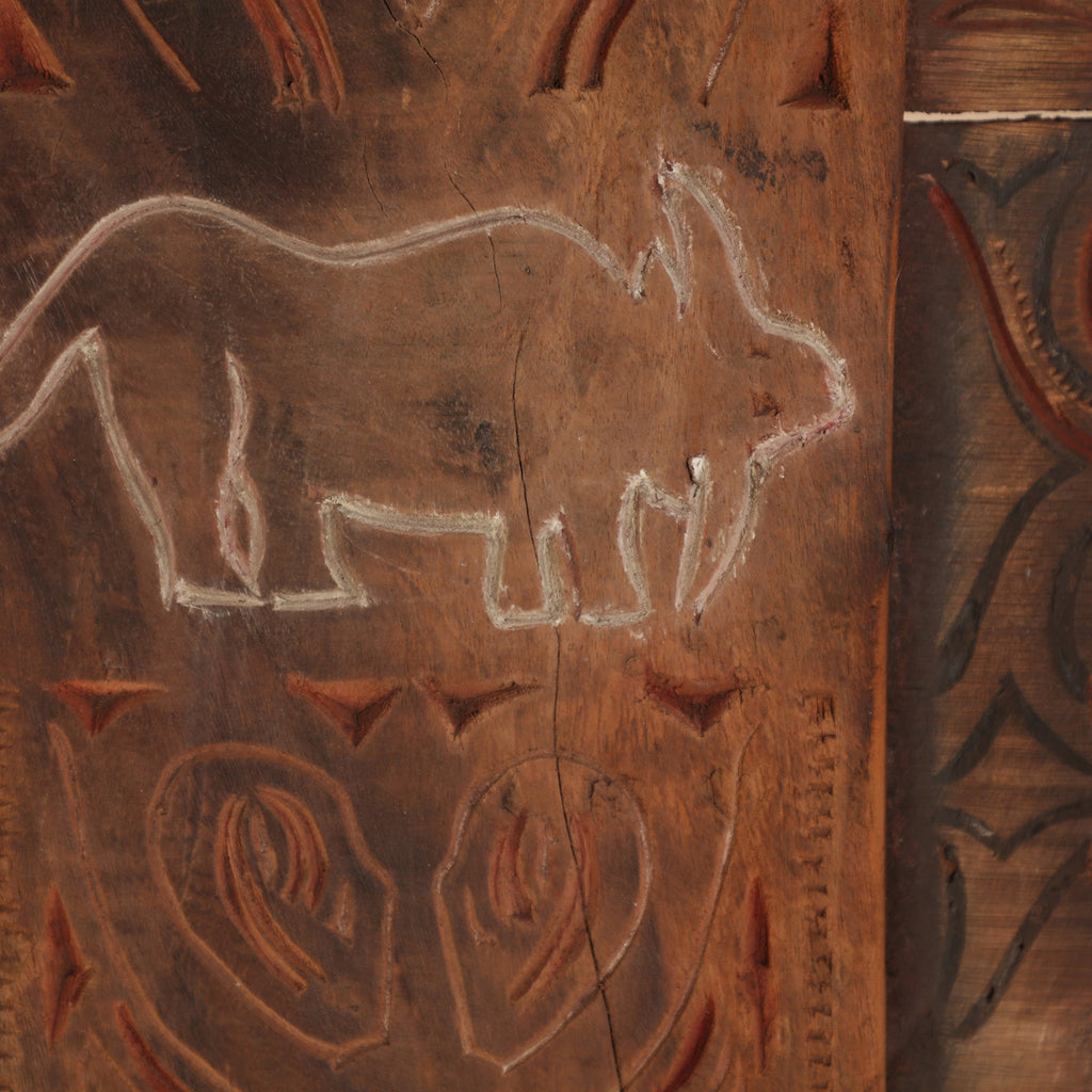 Handgefertigte Wandkunst im ethnischen Stil aus Tropenholz mit Malereien - Maison Oudh