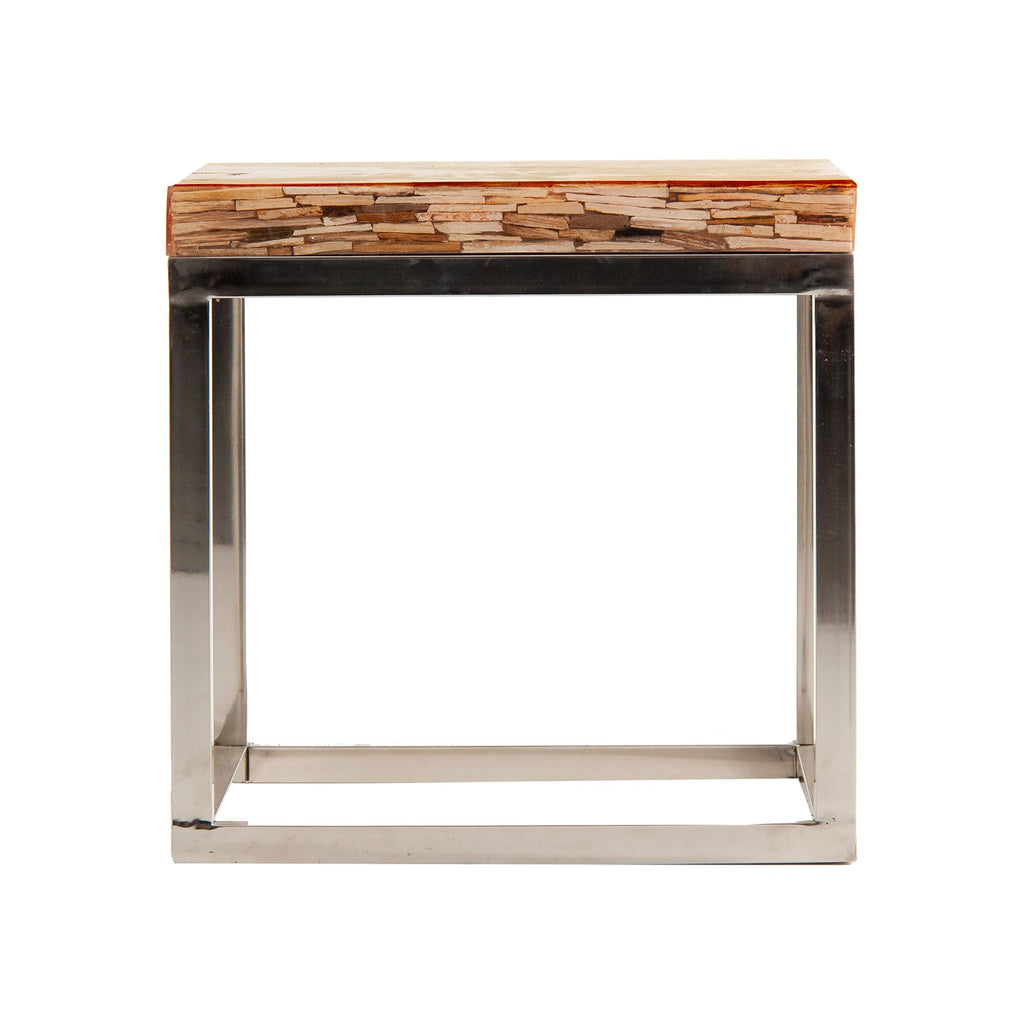 Handgefertigter Beistelltisch aus Stahl mit einer Tischplatte aus versteinertem Holz - Maison Oudh