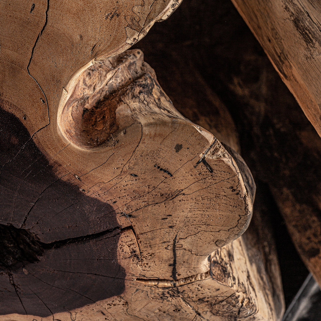 Handgefertigter Couchtisch aus Tamarindenholz im Ethno Stil - Maison Oudh