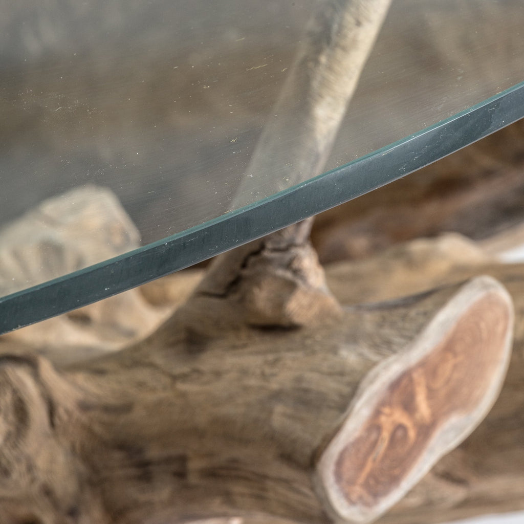 Handgefertigter Esstisch aus Teakbaumwurzel mit einer Glasplatte - Maison Oudh