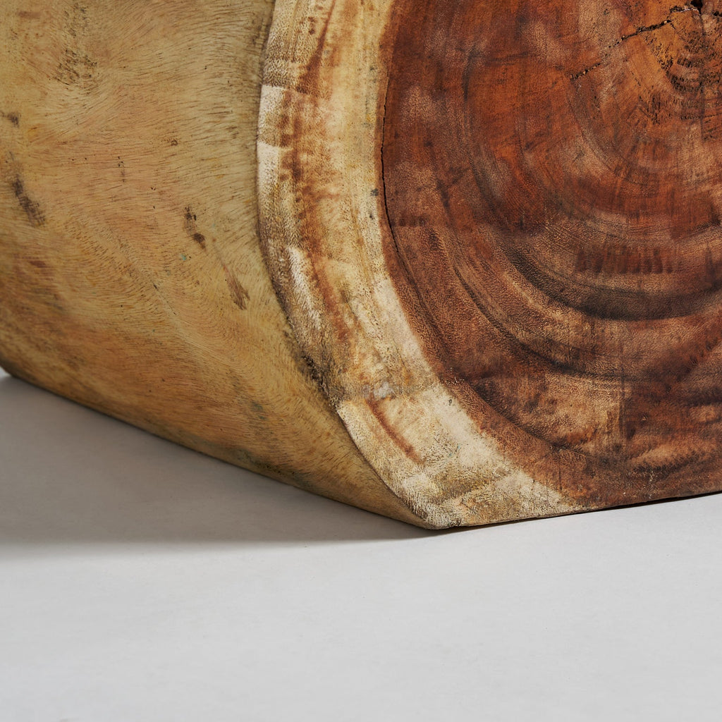 Handgefertigter Hocker aus Tropenholz im Ethno Design - Maison Oudh