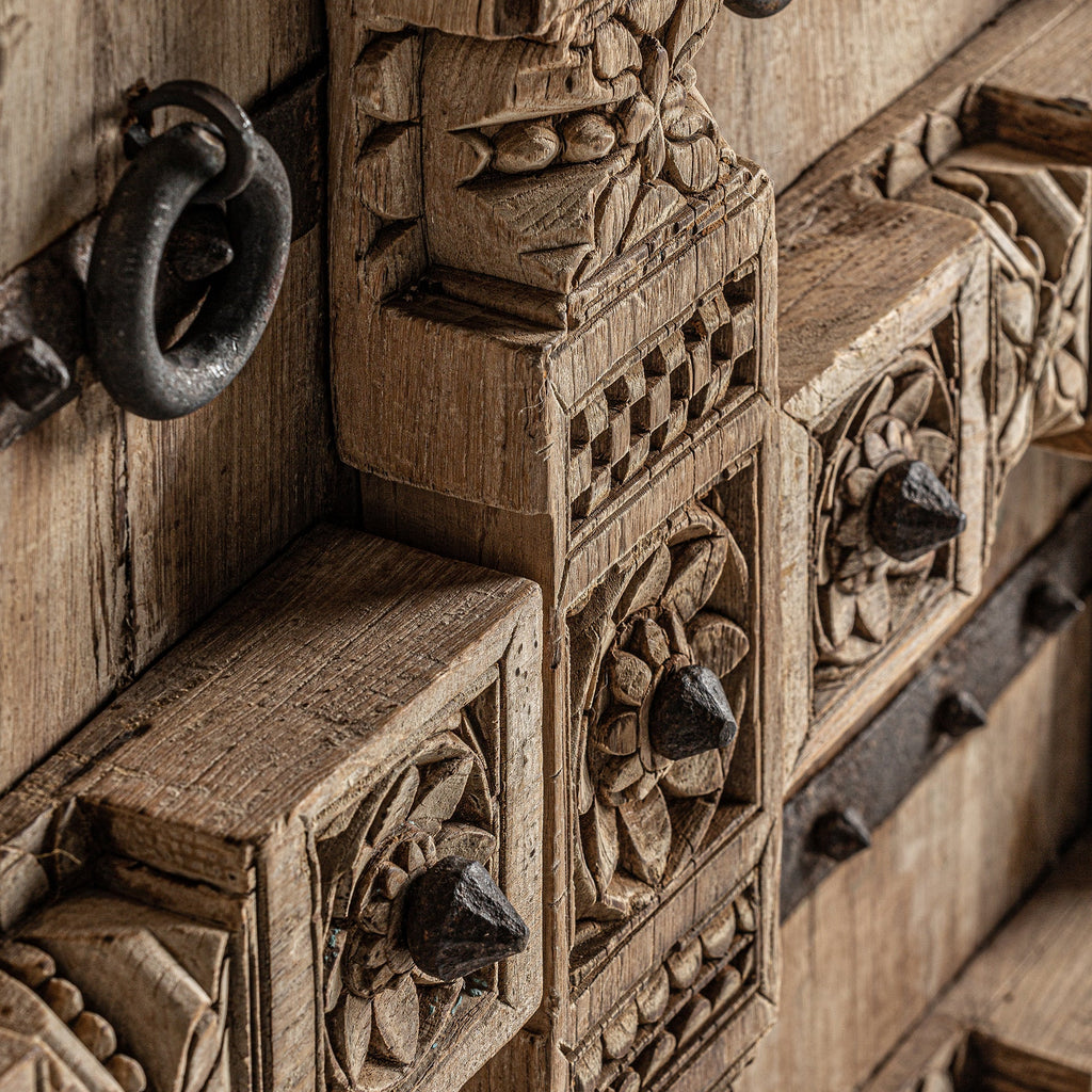Handgefertigtes Sideboard mit zwei Türen aus Mangoholz im Ethnischen Stil - Maison Oudh