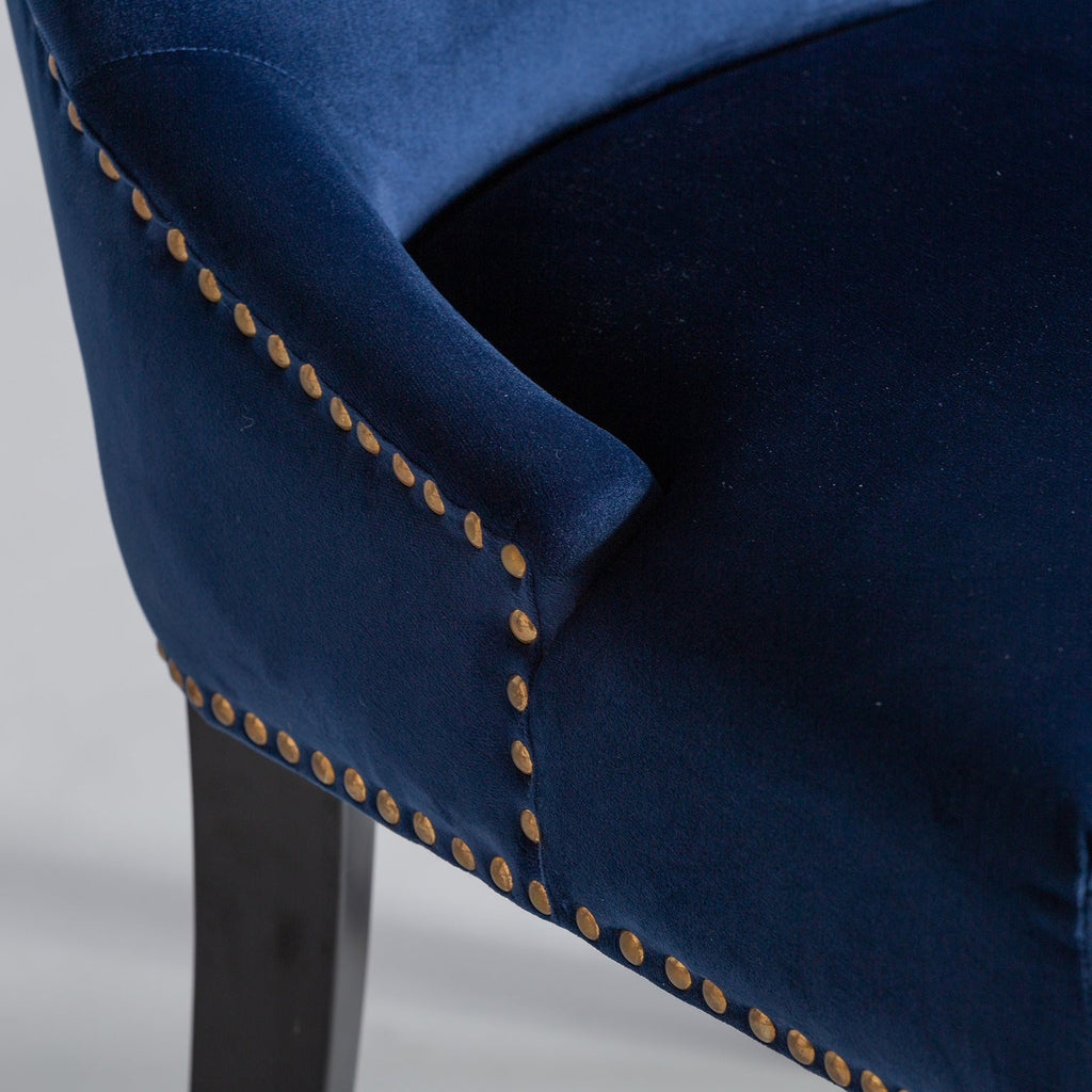 Klassischer Stuhl im 2er Set aus Kiefernholz bezogen mit blauem Samt - Maison Oudh