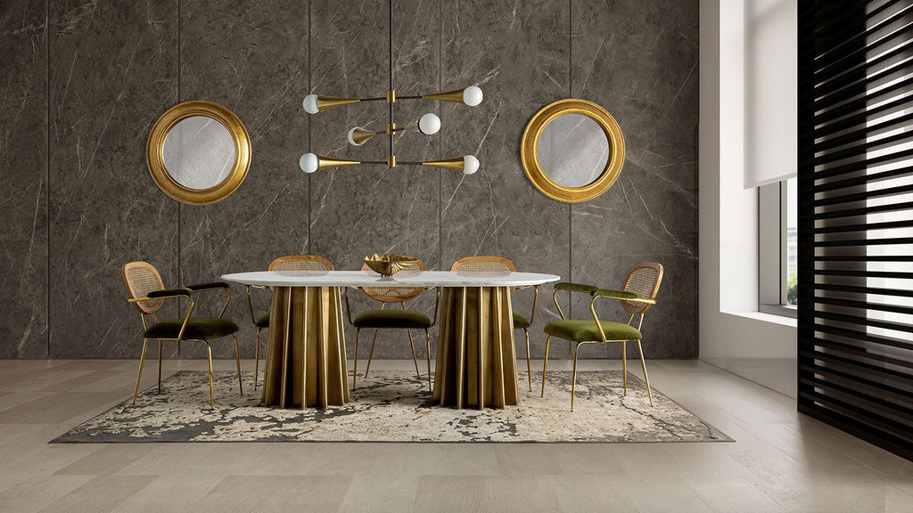 Ovaler Esstisch mit weisser Marmorplatte - Maison Oudh