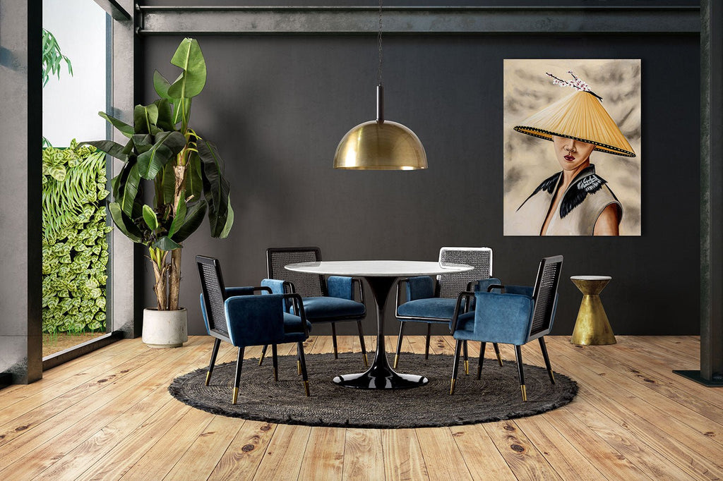 Runder Esstisch mit einer weissen Tischplatte aus Kunstmarmor - Maison Oudh