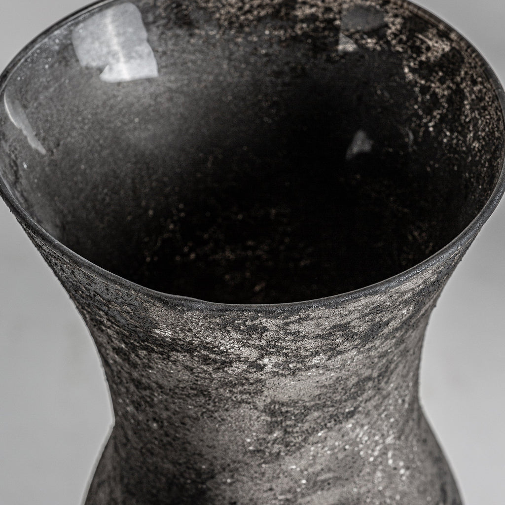 Schwarze Vase aus Glas - Maison Oudh