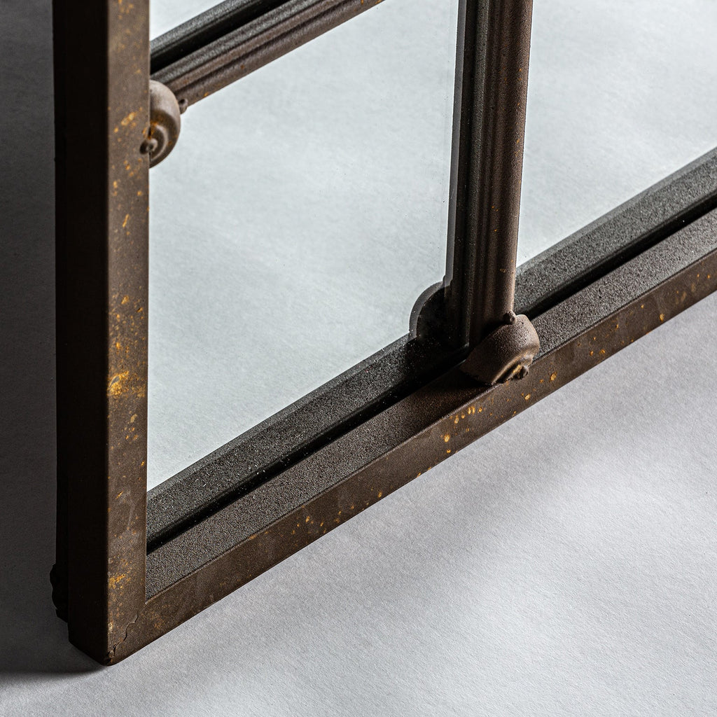 Schwarzer Spiegel aus Eisen im Industrial Design - Maison Oudh
