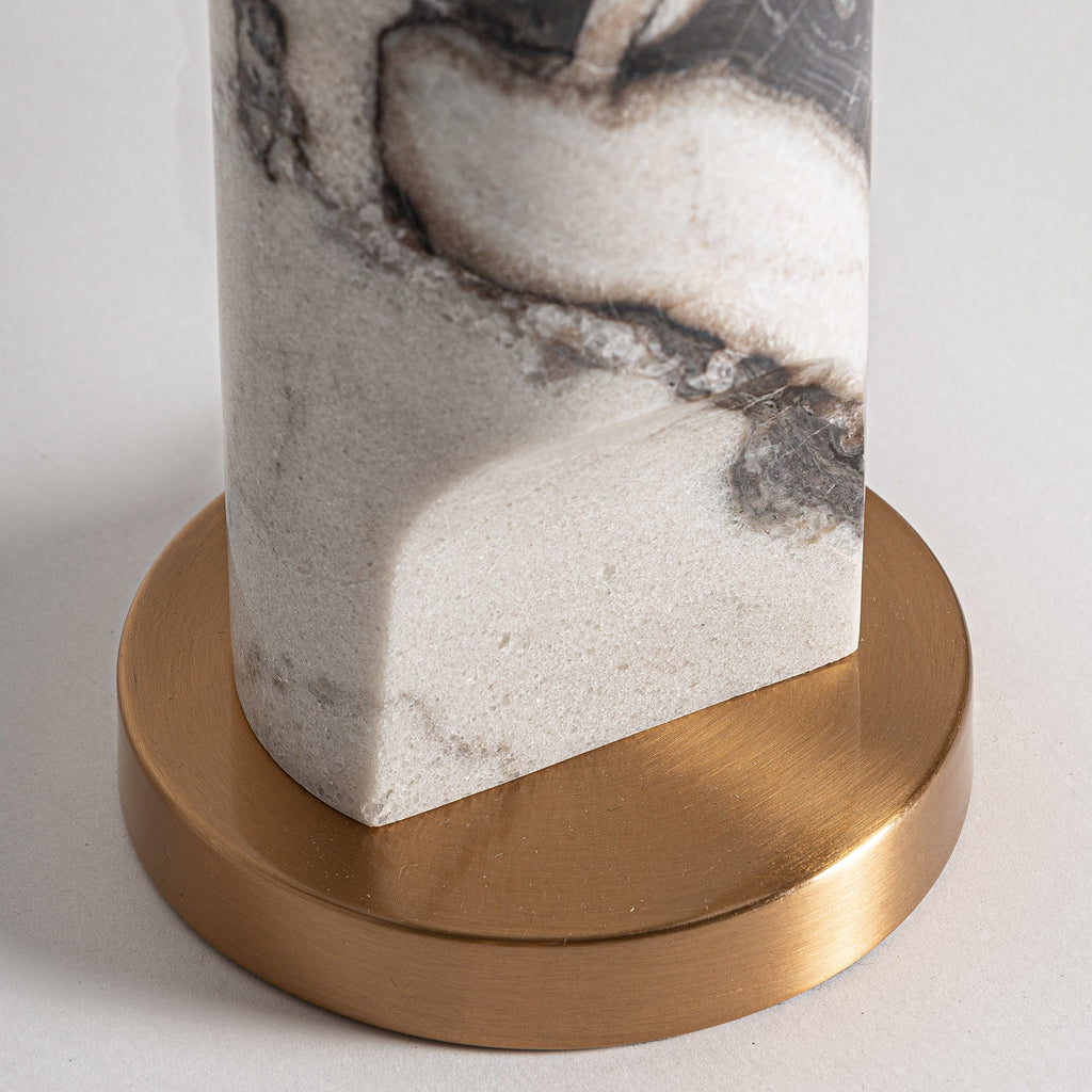 Unikat Marmor-Tischlampe in Weiß-Schwarz: Klassische Eleganz Handmade - Maison Oudh