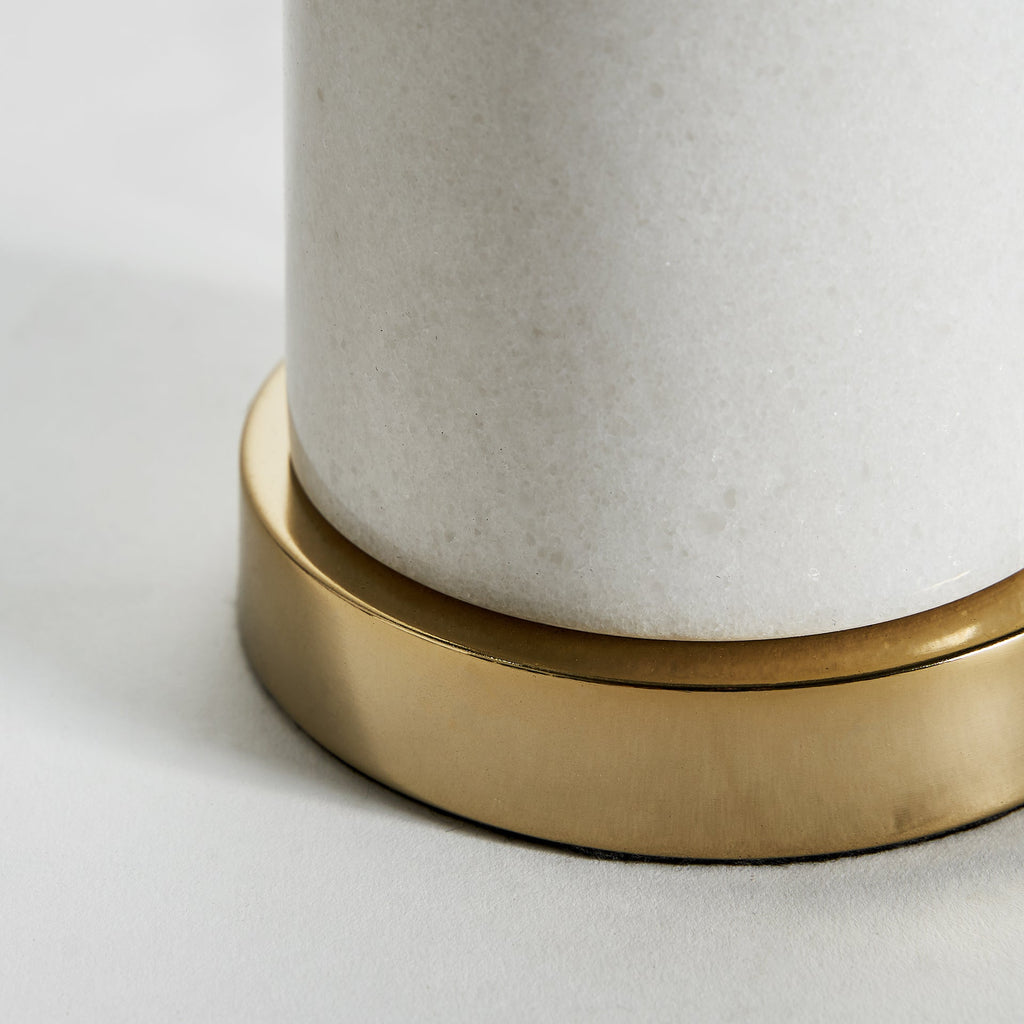 Weisse Tischlampe aus echtem Marmor kombiniert mit Gold - Maison Oudh