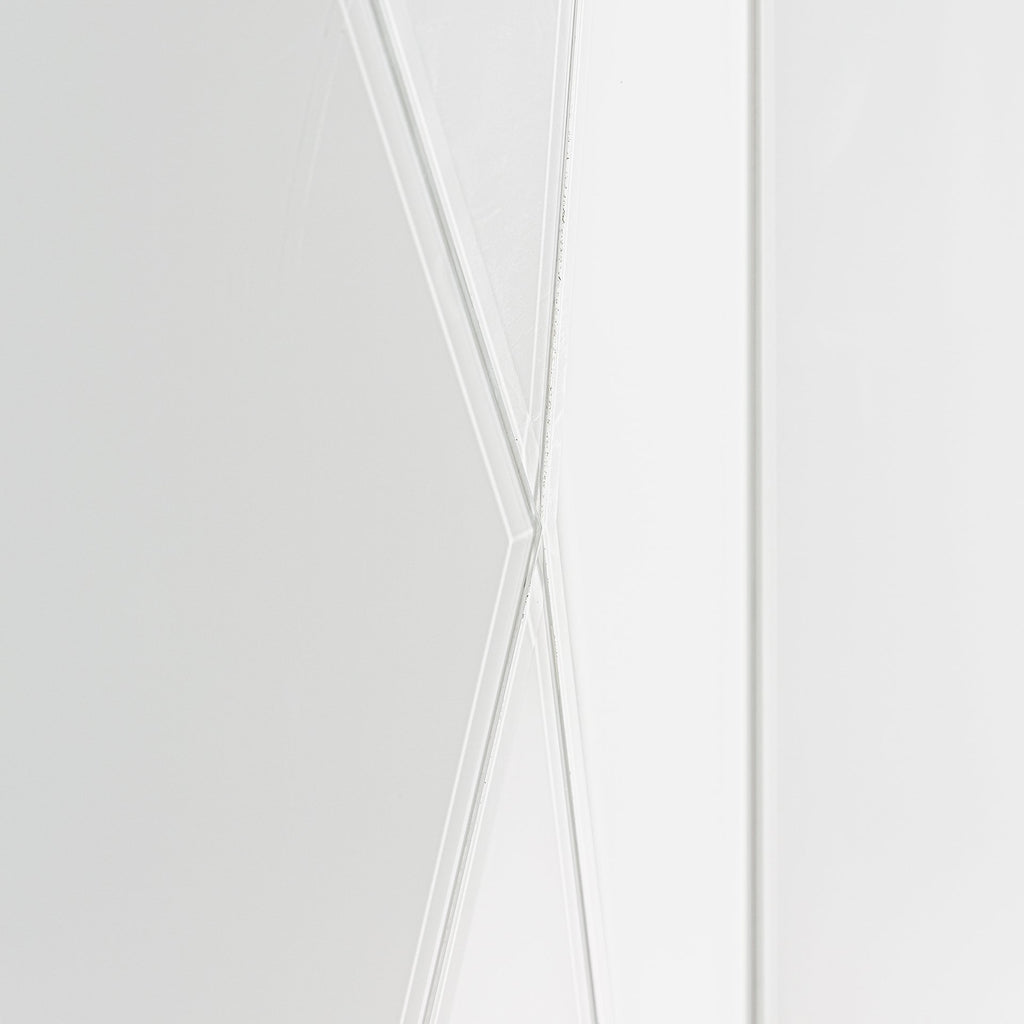 Weisser Hochschrank aus Kristallglas mit zwei Türen und Stahlbeinen in Gold - Maison Oudh