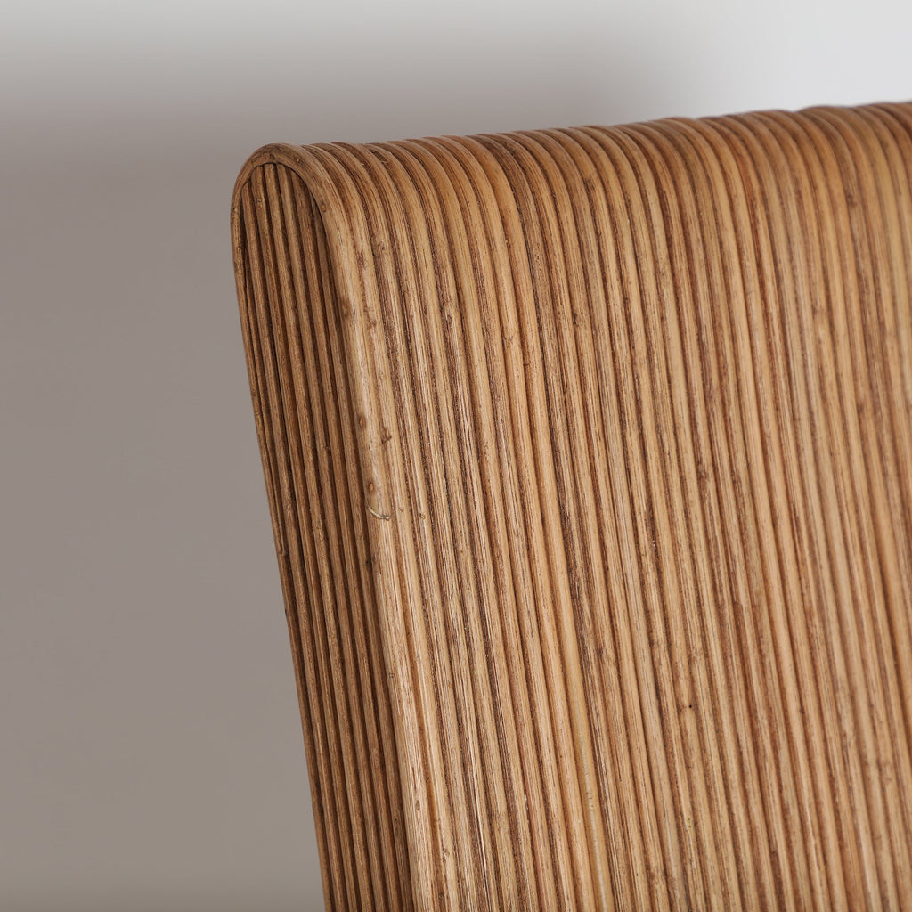 Zeitgenössischer Designer Sessel aus Rattan: Ein harmonisches Zusammenspiel von Design und Natur - Maison Oudh