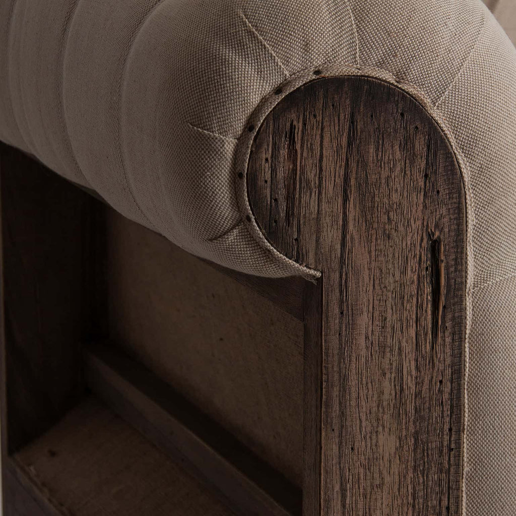 Handgefertigtes Vintage Chesterfield Sofa in Beige 