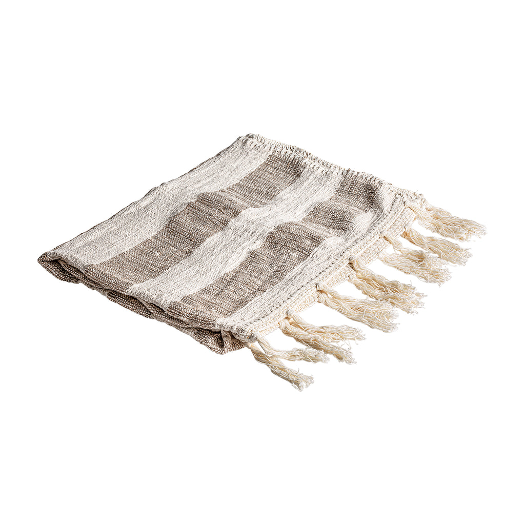 Gestreifte Decke mit Fransen in Weiss und Beige 

