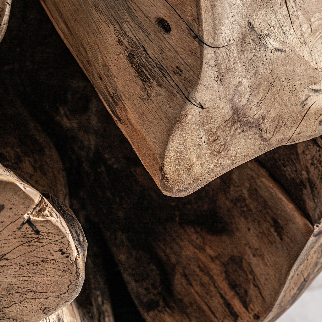 Couchtisch aus braunem Tamarindenholz im Ethnic Design