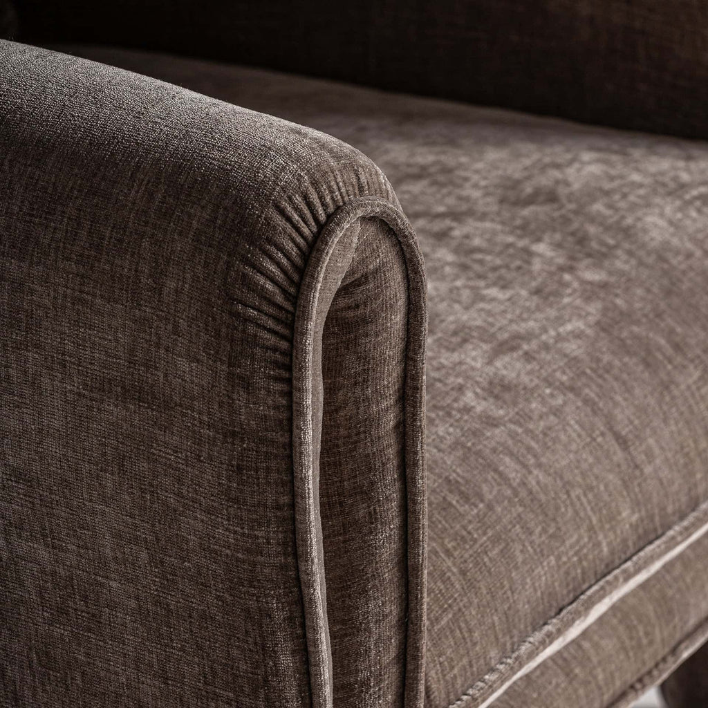 Taupe Sessel im Art Deco Design