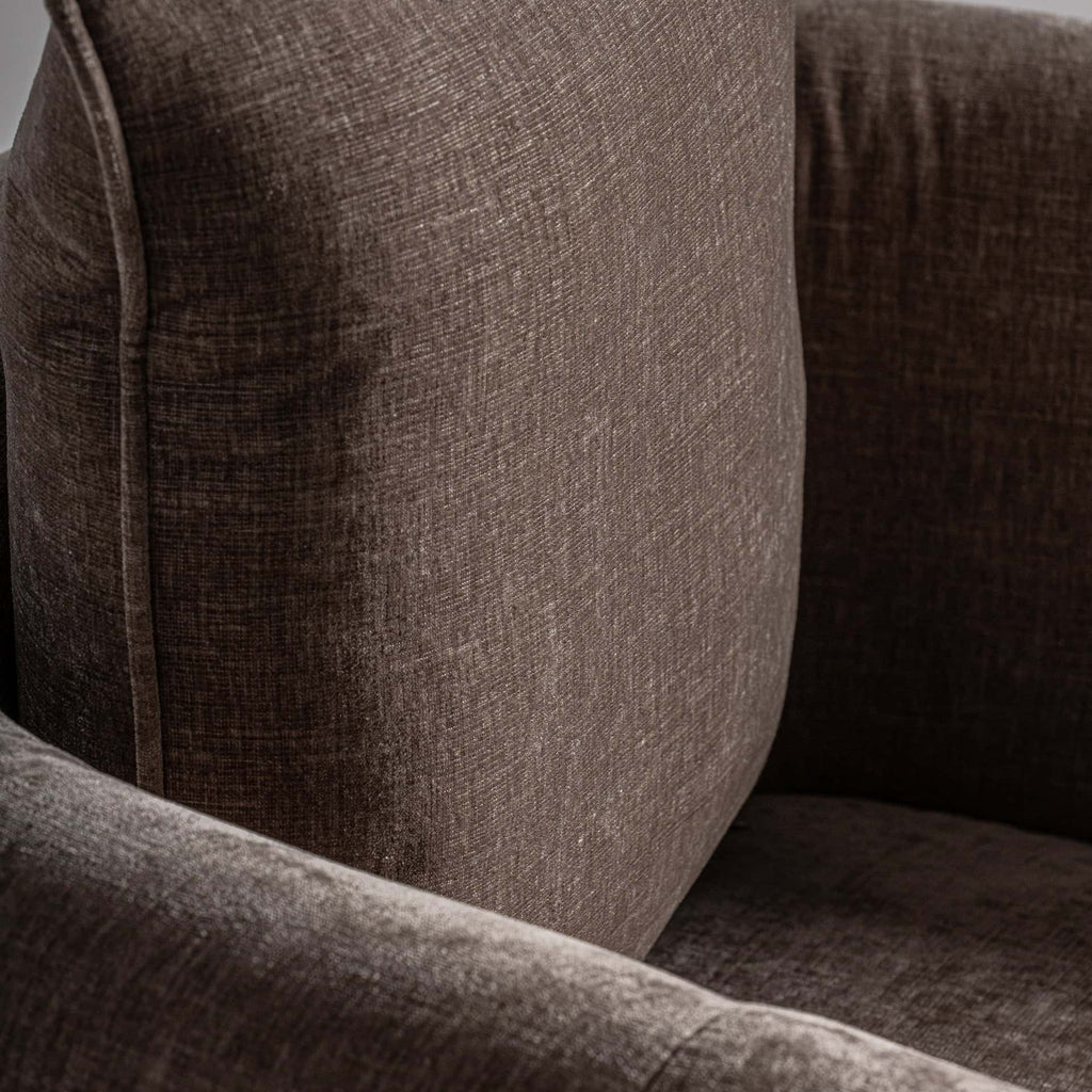 Taupe Sessel im Art Deco Design