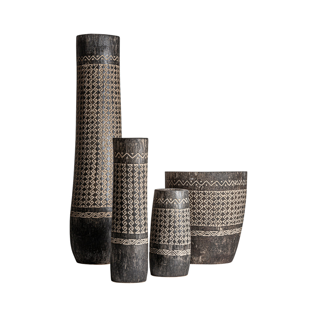 Boho Vase aus braunem Palmenholz mit Schnitzerei – handgefertigtes Dekoobjekt im Naturstil.

