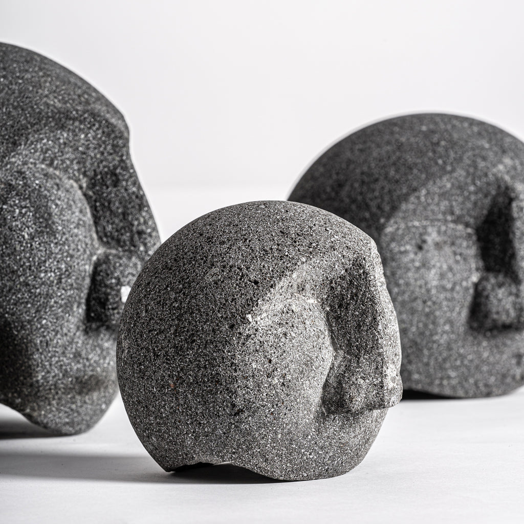 Set mit 3 Deko Figuren aus schwarzem Lavastein