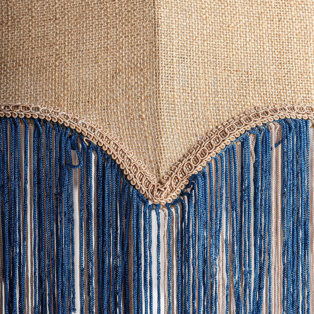Boho Deckenleuchte aus Jute mit Fransen in Beige und Blau, handgefertigt