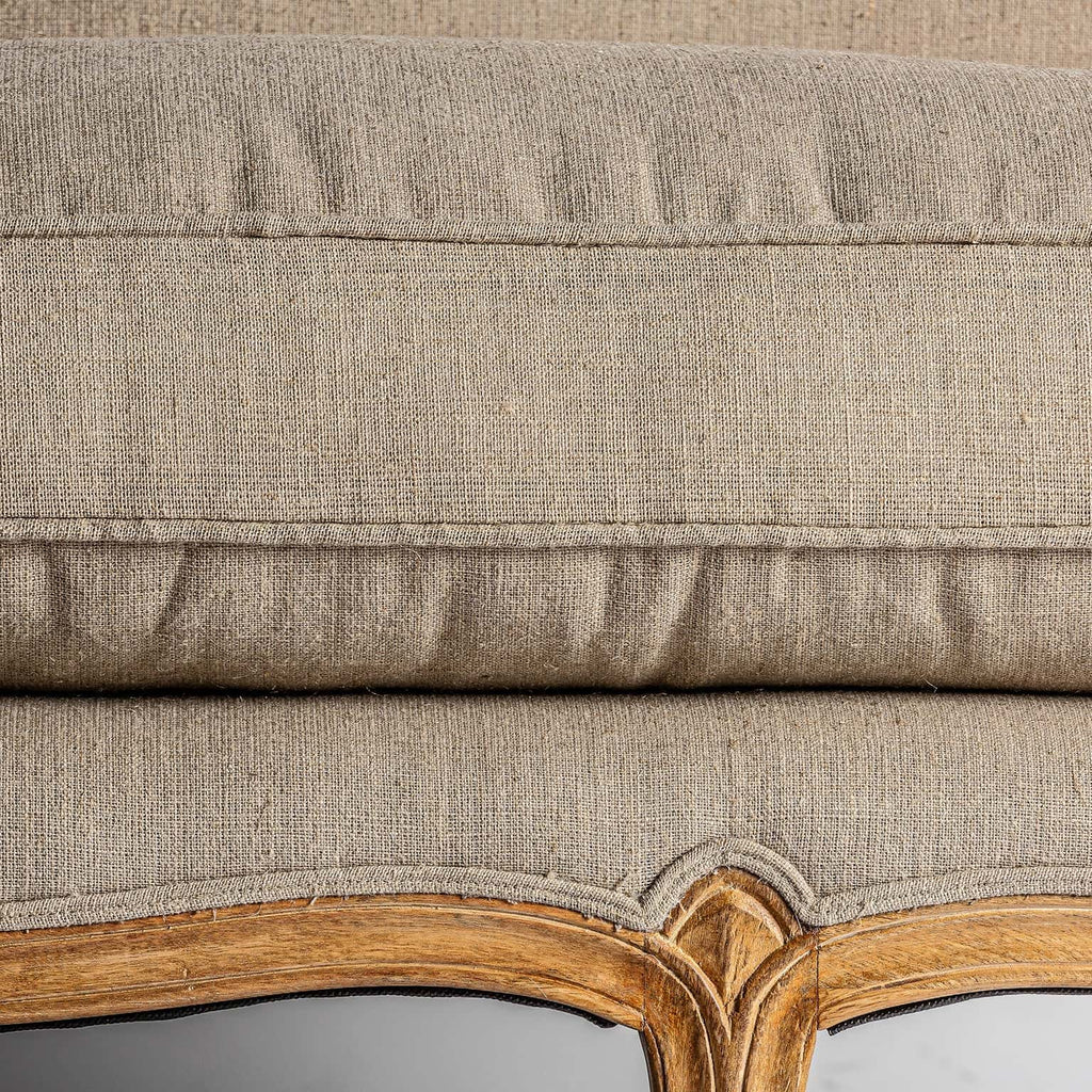 2 Sitzer Sofa aus Mangoholz kombiniert mit beiger Baumwolle im Klassik Stil - Maison Oudh