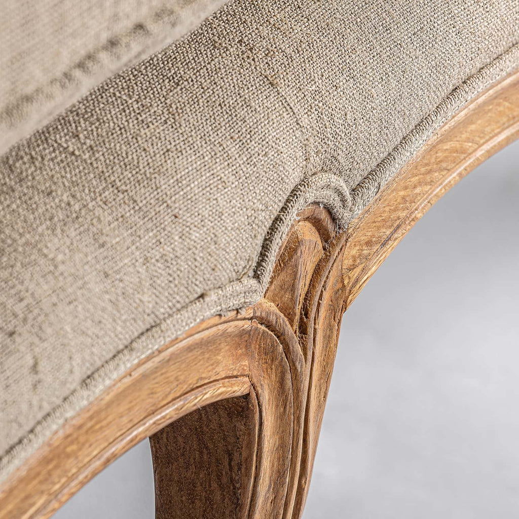 2 Sitzer Sofa aus Mangoholz kombiniert mit beiger Baumwolle im Klassik Stil - Maison Oudh