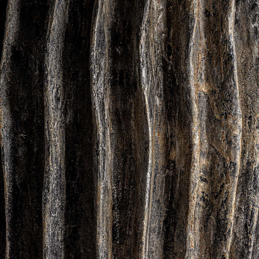 Amphore aus Beton in Schwarz und Gold - Maison Oudh