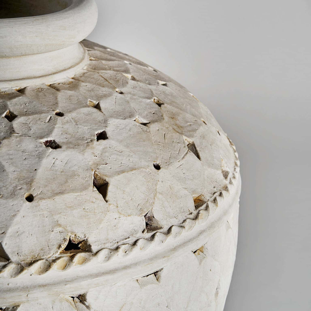 Amphore aus Terrakotta in Creme - Maison Oudh
