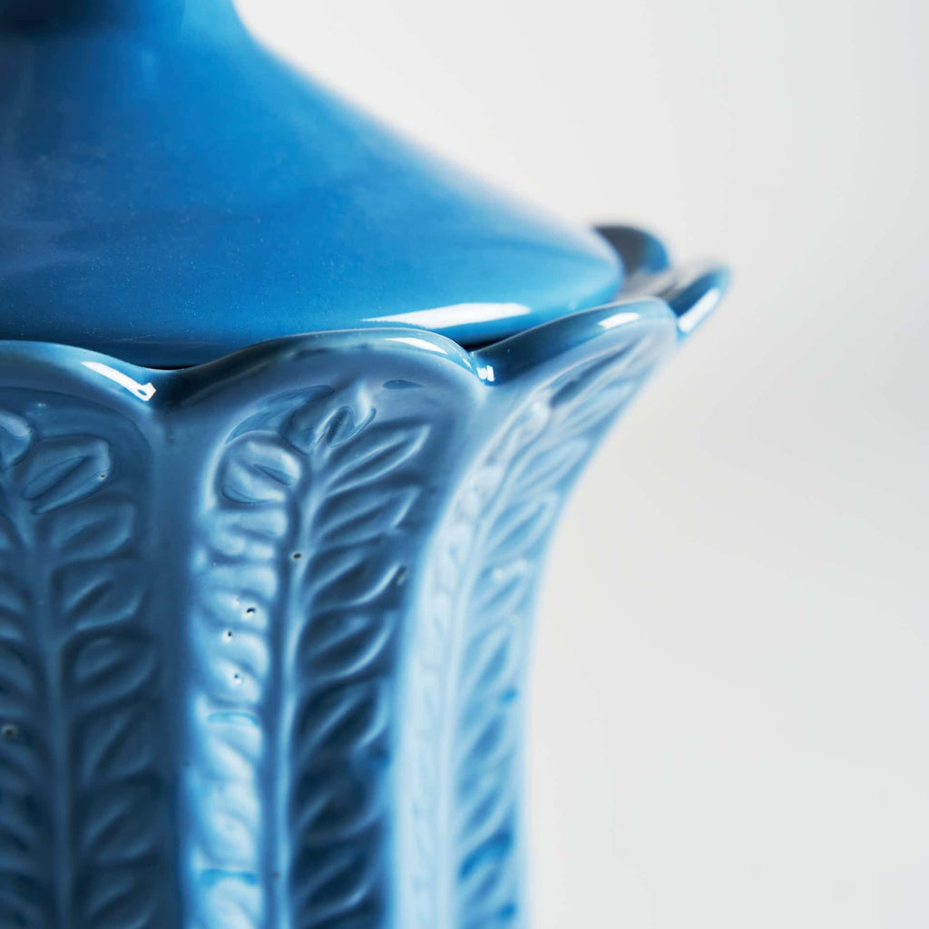 Blaue Vase aus Keramik mit Deckel large - Maison Oudh