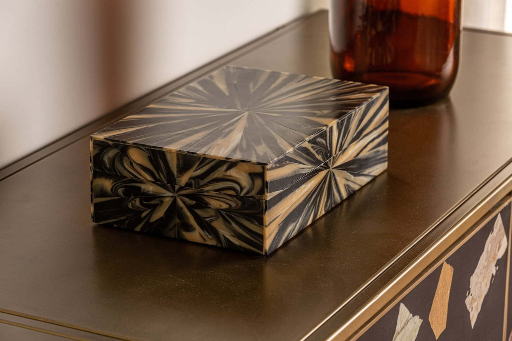 Box aus Bone mit Deckel in Schwarz und Gold - Maison Oudh