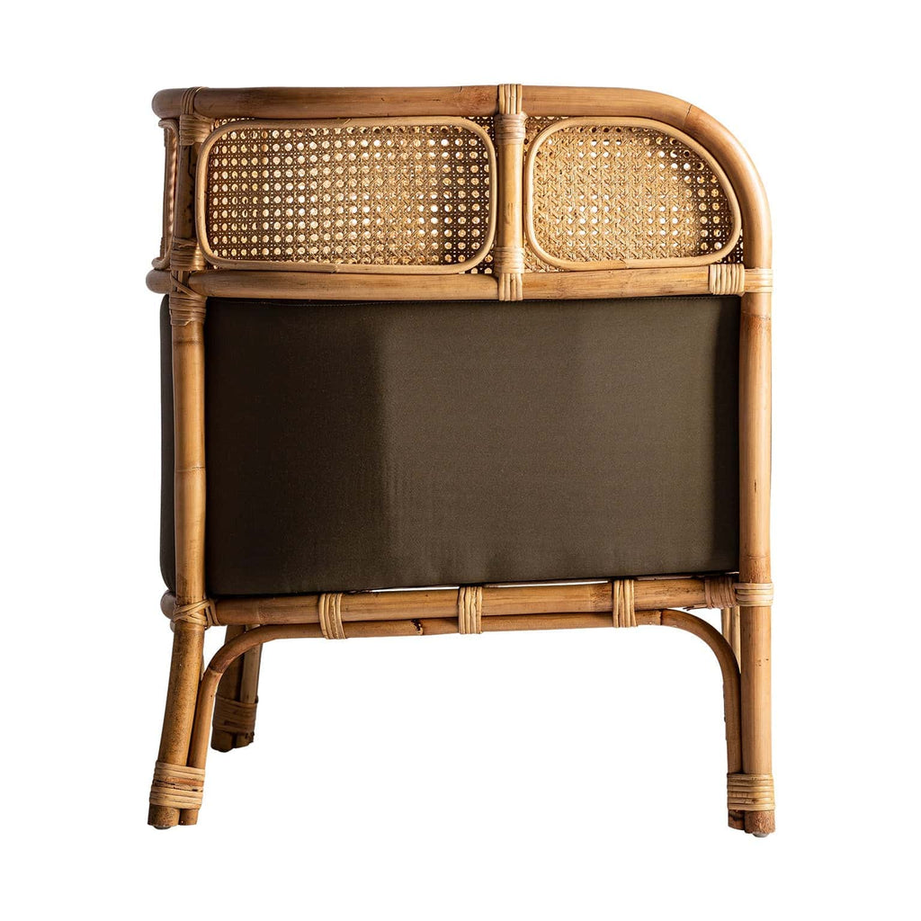 Contemporary Rattansessel in Camel mit Wiener Geflecht und Kissen - Maison Oudh
