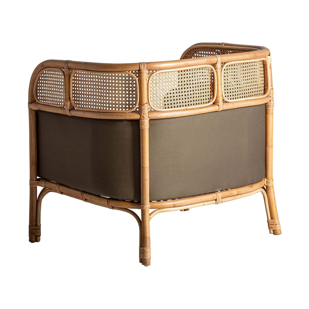 Contemporary Rattansessel in Camel mit Wiener Geflecht und Kissen - Maison Oudh