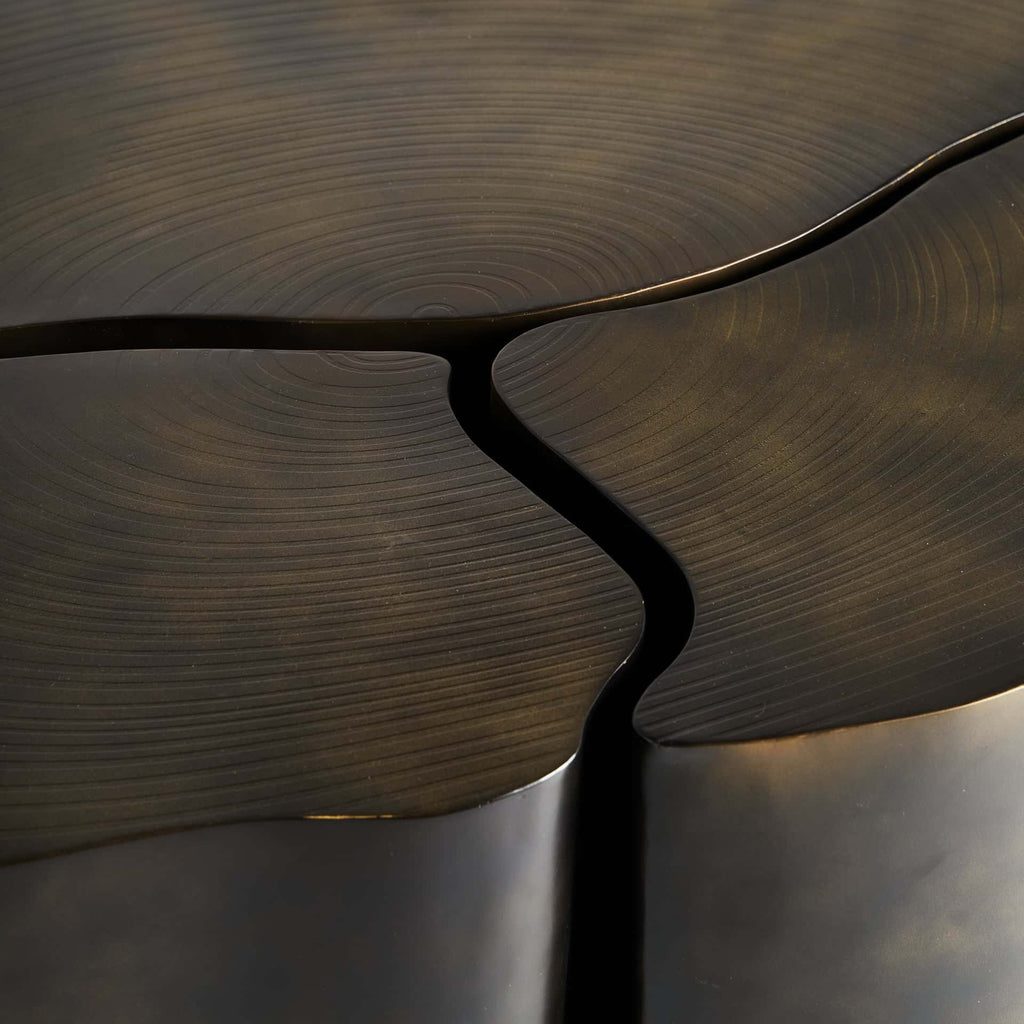 Couchtisch aus Messing bestehend aus drei Elementen - Maison Oudh
