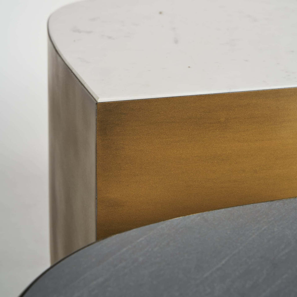 Couchtisch im 2er Set in Gold kombiniert mit weissem und schwarzem Marmor - Maison Oudh