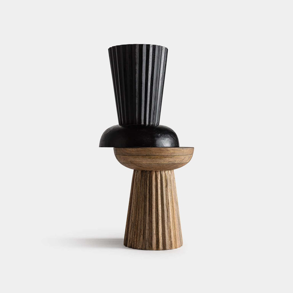 Design Beistelltisch aus Mangoholz in Schwarz - Maison Oudh