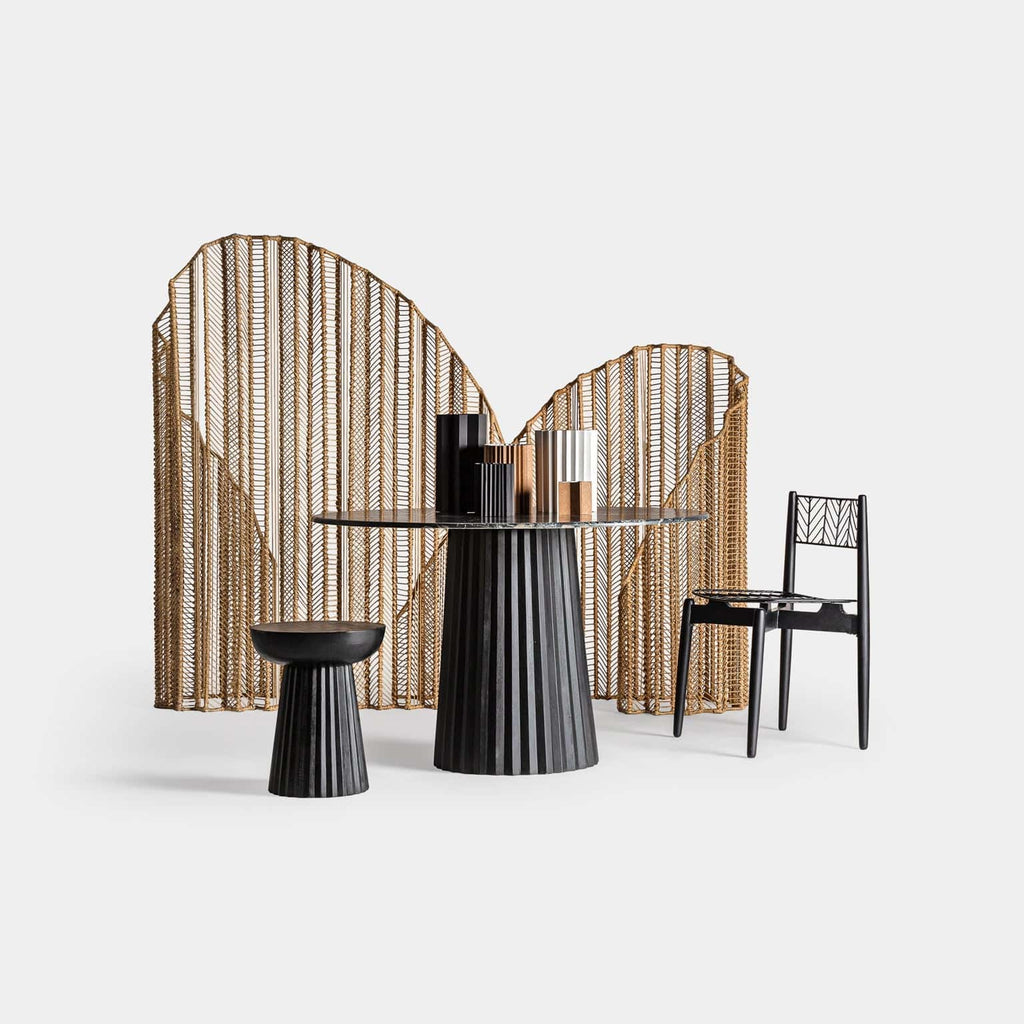 Design Beistelltisch aus Mangoholz in Schwarz - Maison Oudh