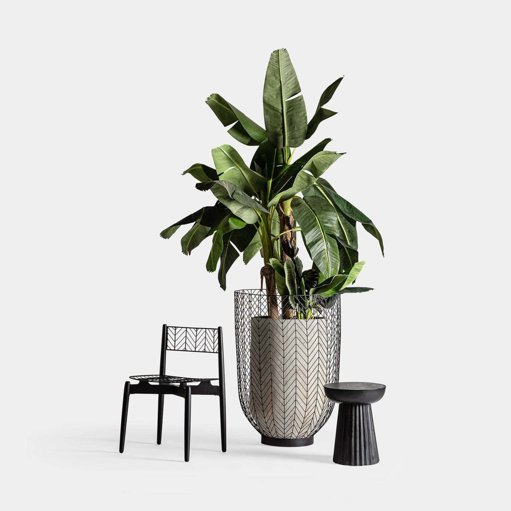 Designer Amphore Plissé aus schwarzem Eisen kombiniert mit Beton im 2er Set - Maison Oudh