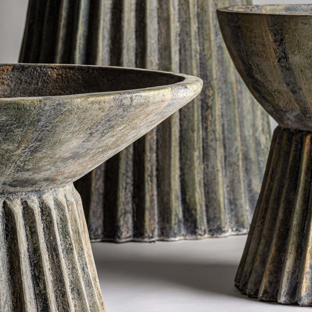 Designer Amphore Plissee aus Beton - Maison Oudh